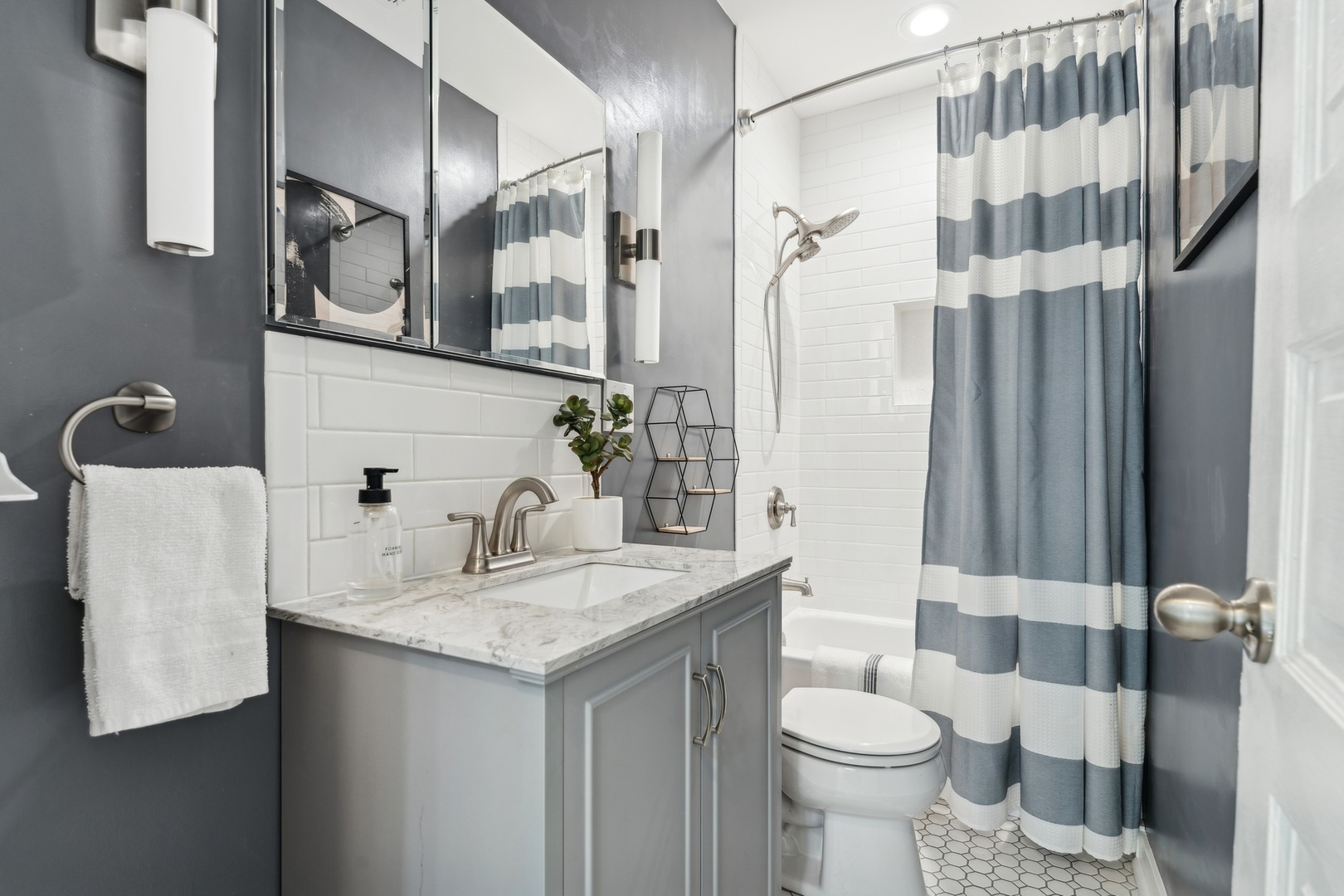 1221 West Draper Street, Unit 1 Chicago, IL 60614 - Photo 12 of 24