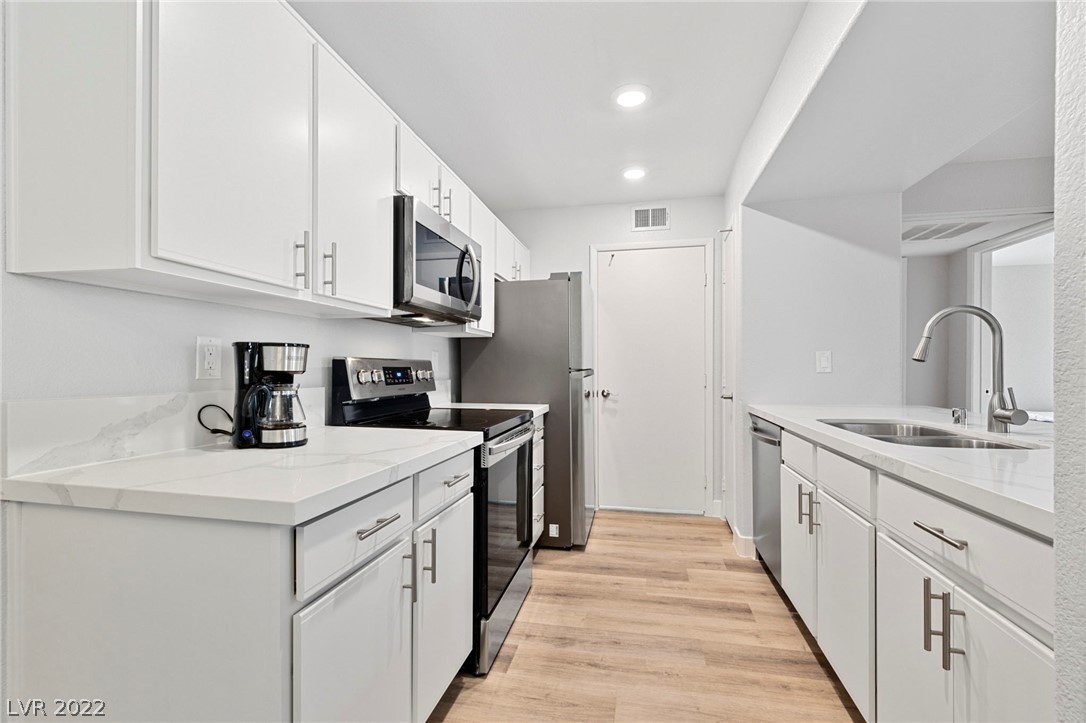 2300 East Silverado Ranch Boulevard, Unit 2040 Las Vegas, NV 89123 - Photo 8 of 29