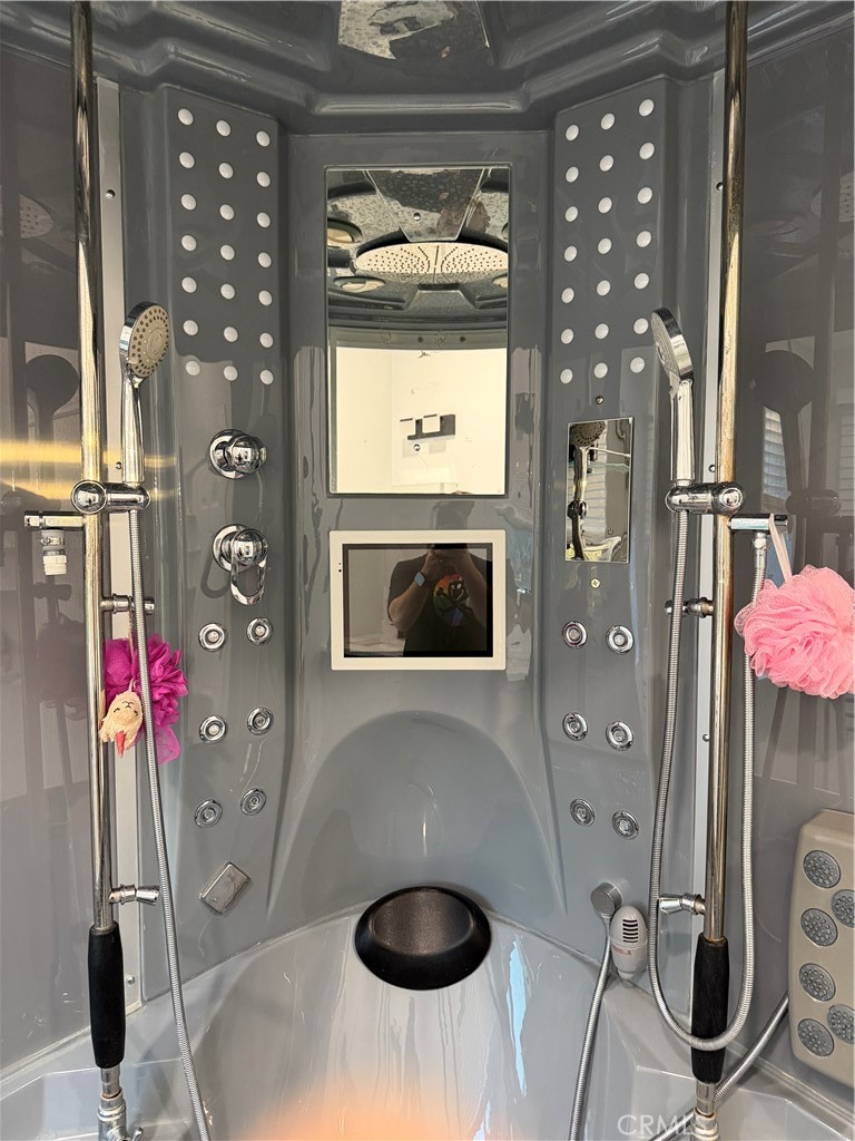 32044 Cypress Way Castaic, CA 91384 - Photo 41 of 59 Love this bathtub!