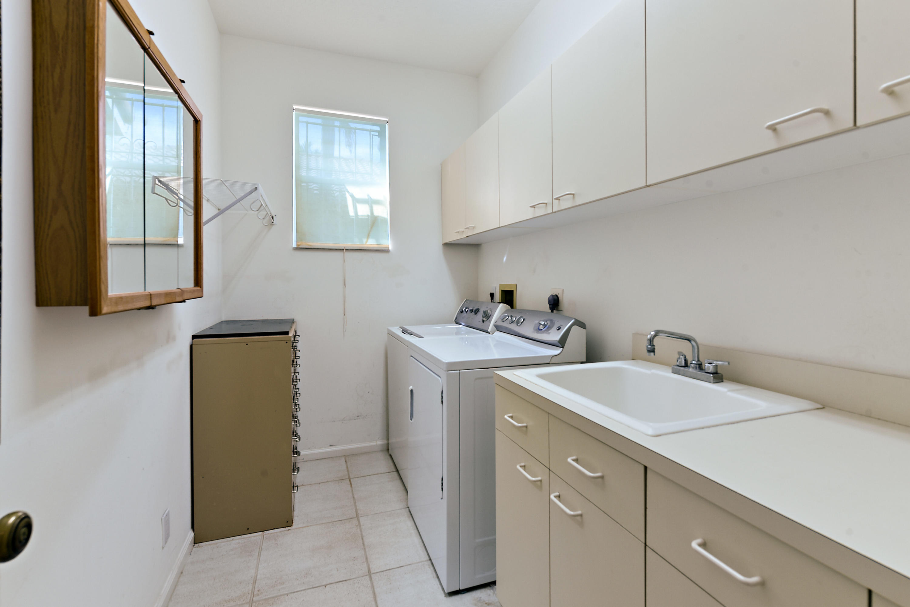 6624 Northwest 24th Avenue Boca Raton, FL 33496 - Photo 19 of 23 Laudry Room