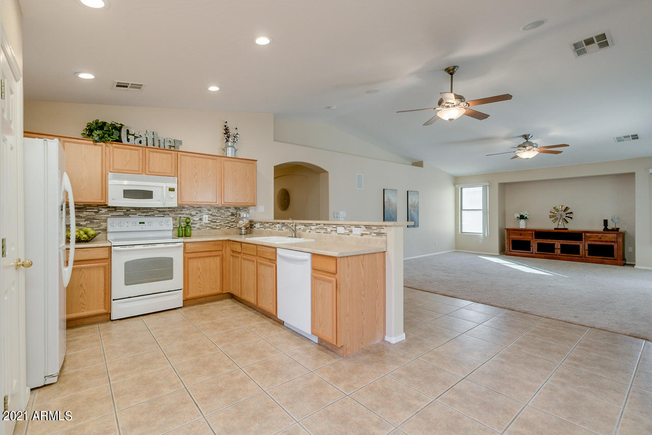 3748 East Timberline Road Gilbert, AZ 85297 - Photo 8 of 65 Great Room