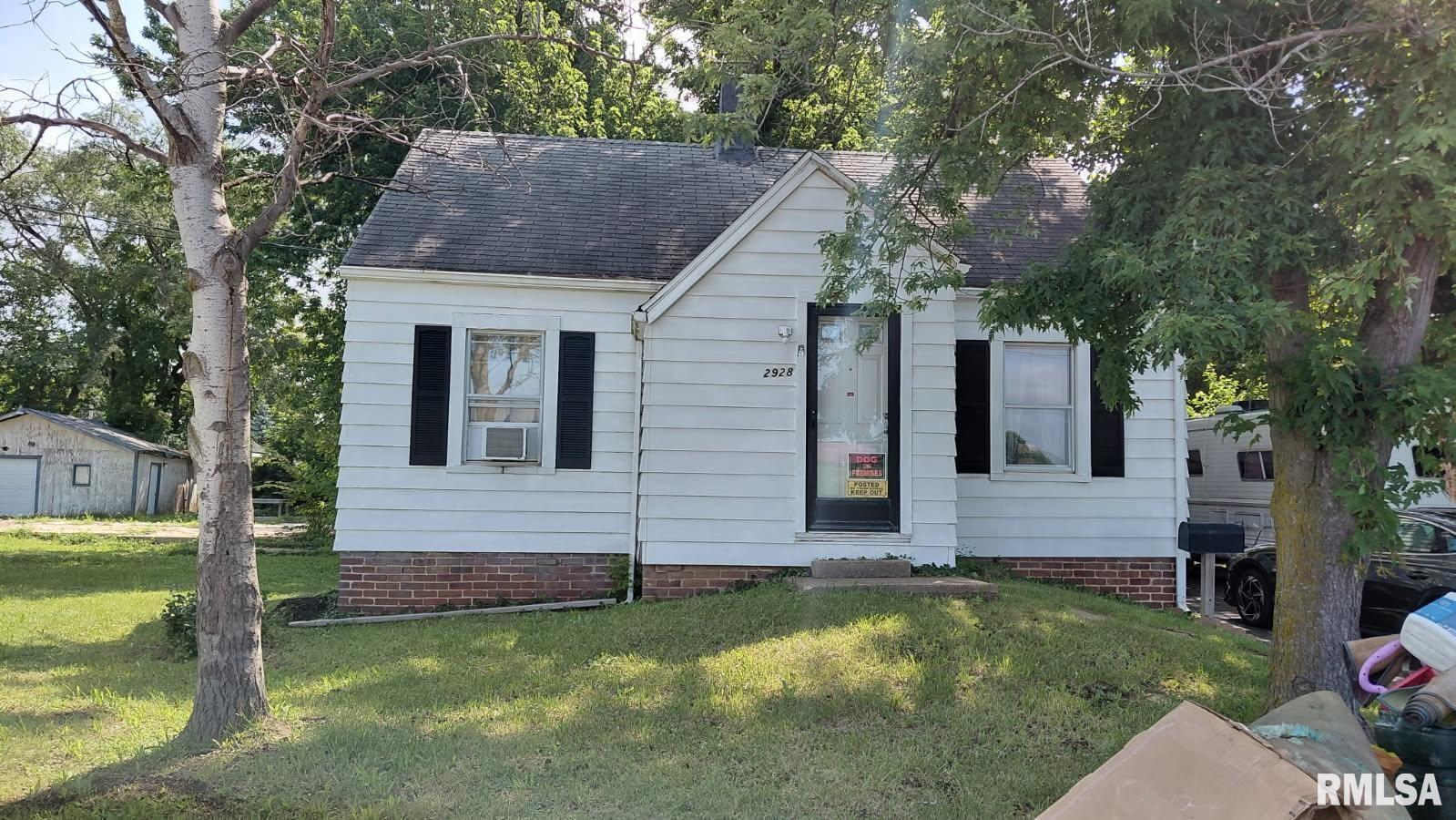 2928 South 11th Street Springfield, IL 62703 - Photo 1 of 2