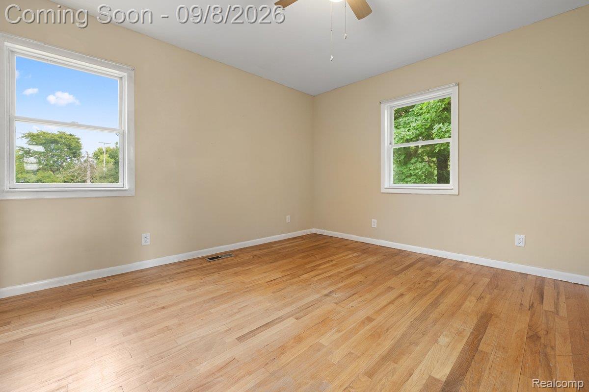 5210 Pinckney Road Howell, MI 48843 - Photo 7 of 24 Wood Floors