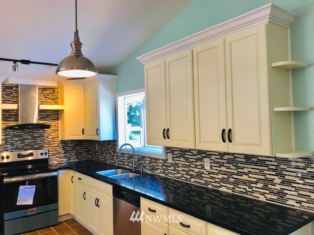 14136 148th Place Southeast Renton, WA 98059 - Photo 11 of 25