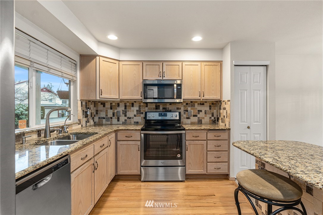 18818 19th Drive Southeast Bothell, WA 98012 - Photo 11 of 37 Gallery Image 11