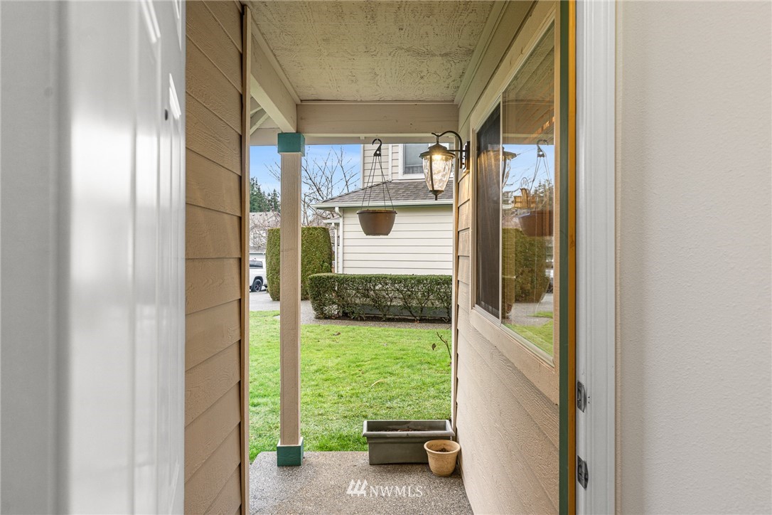 18818 19th Drive Southeast Bothell, WA 98012 - Photo 5 of 37 Gallery Image 5