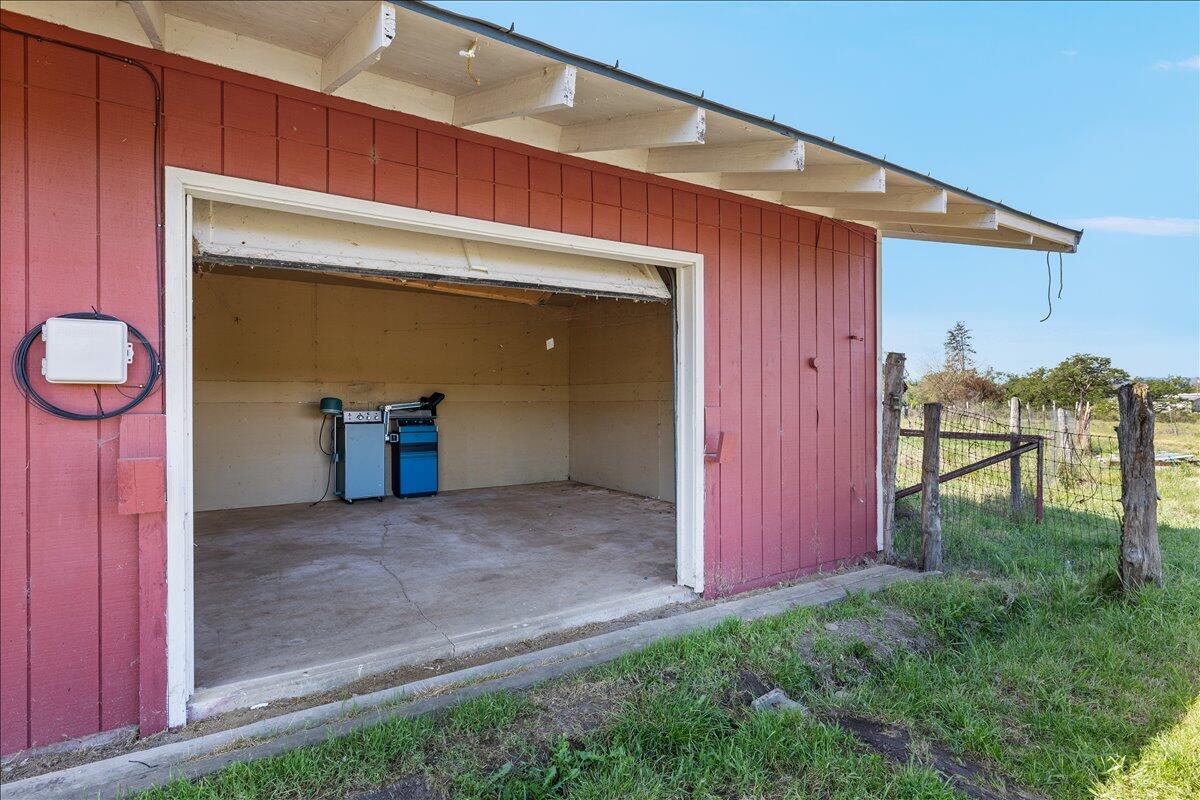 14717 Highway 62 Eagle Point, OR 97524 - Photo 13 of 14