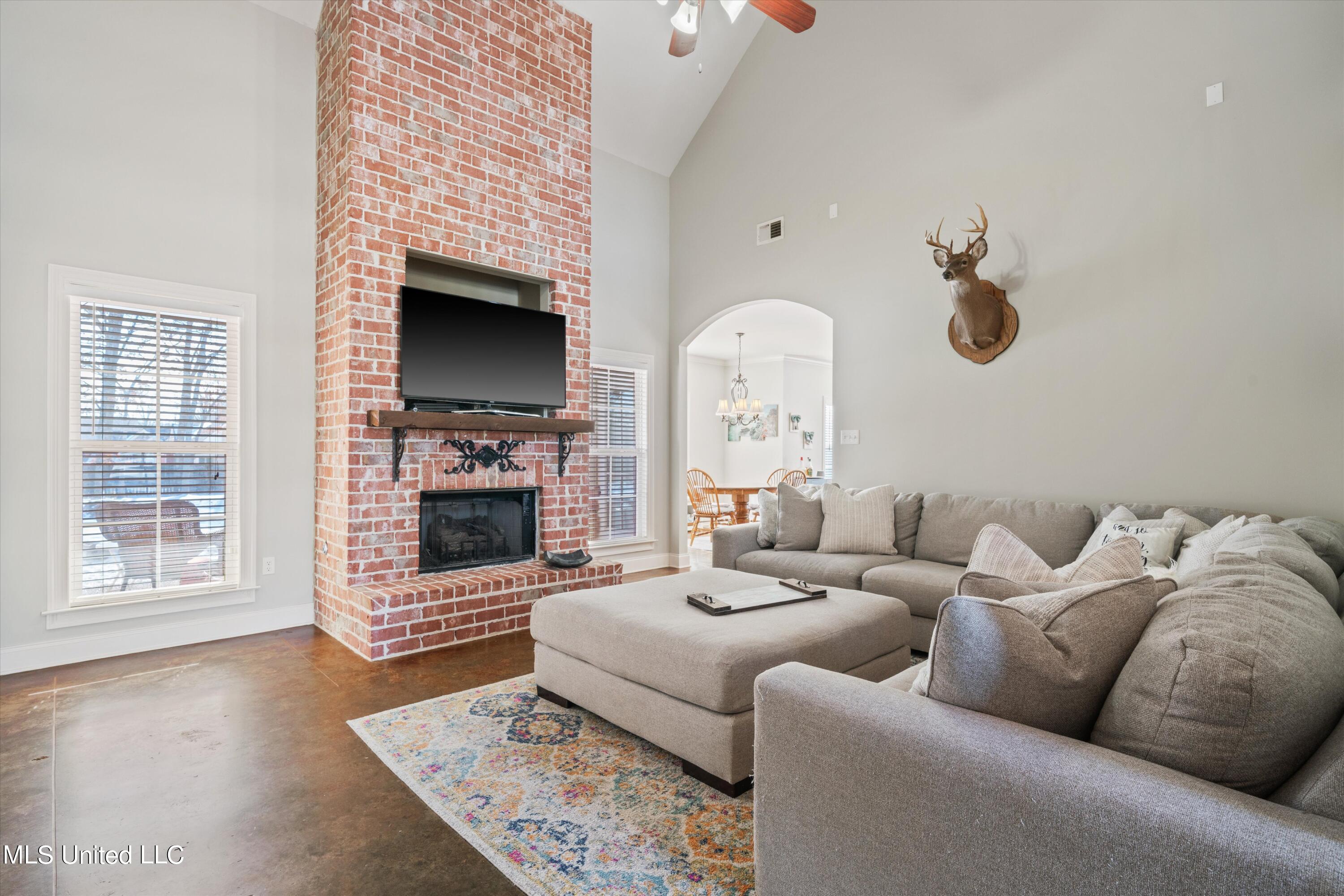 1835 Gracie Road Hernando, MS 38632 - Photo 4 of 18 05-1835 Gracie Dr-5