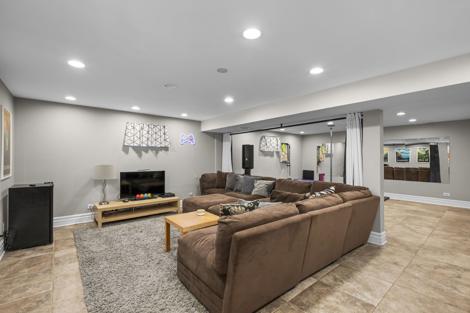 304 South Mt Prospect Road Des Plaines, IL 60016 - Photo 22 of 36 Gallery Image 22