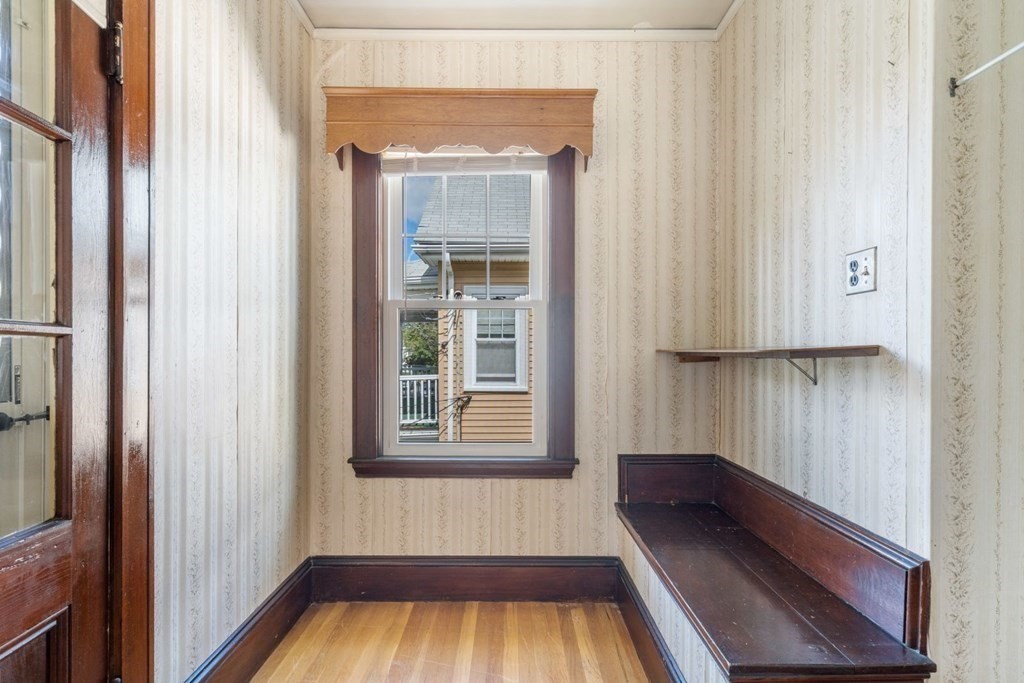 21 Allen Street Arlington, MA 02474 - Photo 9 of 42