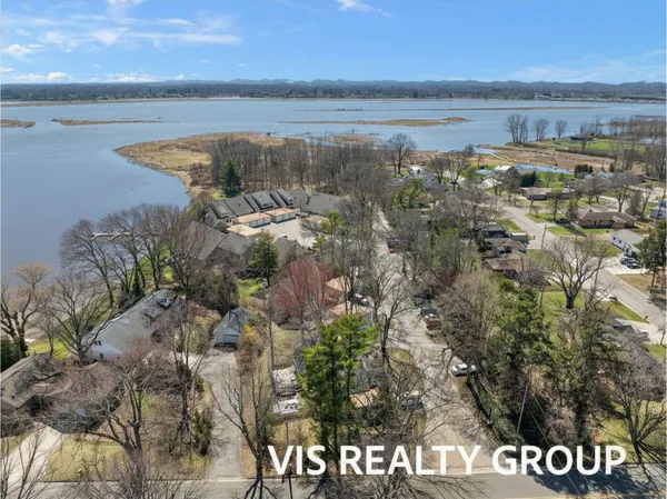 $450,000 | 570 Wind Drift Lane, Unit 25, Spring Lake, MI 49456