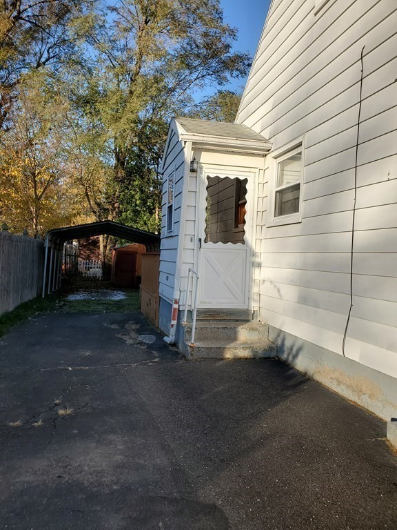 236 Rosewell Street Springfield, MA 01109 - Photo 2 of 19 Gallery Image 2