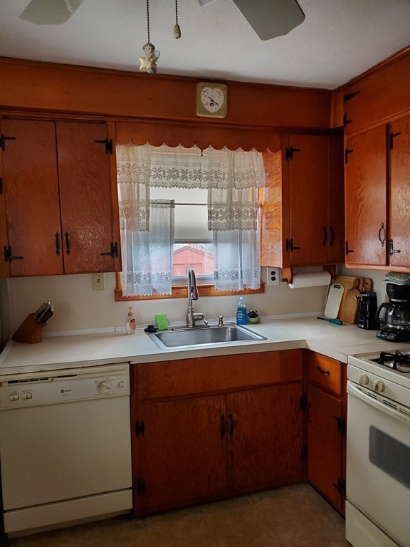 236 Rosewell Street Springfield, MA 01109 - Photo 5 of 19 Gallery Image 5