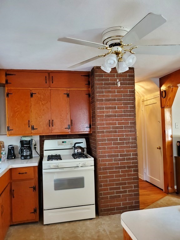 236 Rosewell Street Springfield, MA 01109 - Photo 6 of 19 Gallery Image 6