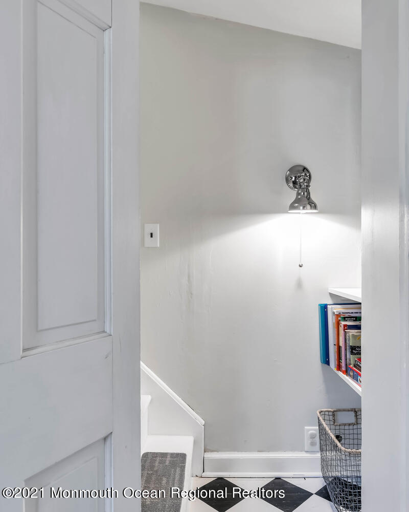 4 Marvin Road Middletown, NJ 07748 - Photo 25 of 33 Stairway