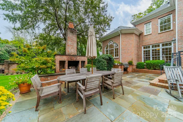 a view of a street with a yard