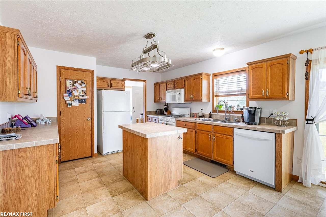 8537 Sparling Road Goodells, MI 48027 - Photo 7 of 27 50110920-6.JPG