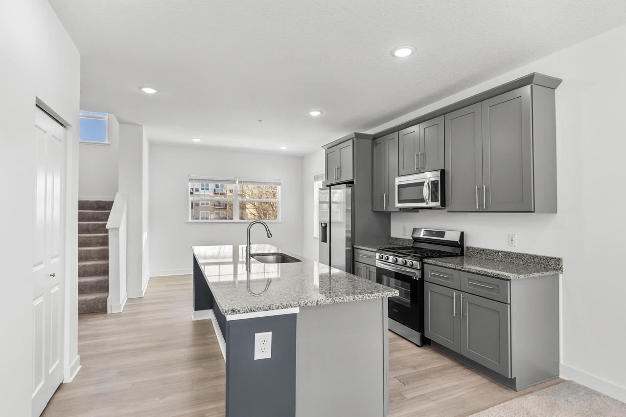 3141 Clover Ridge Drive Chaska, MN 55318 - Photo 4 of 15