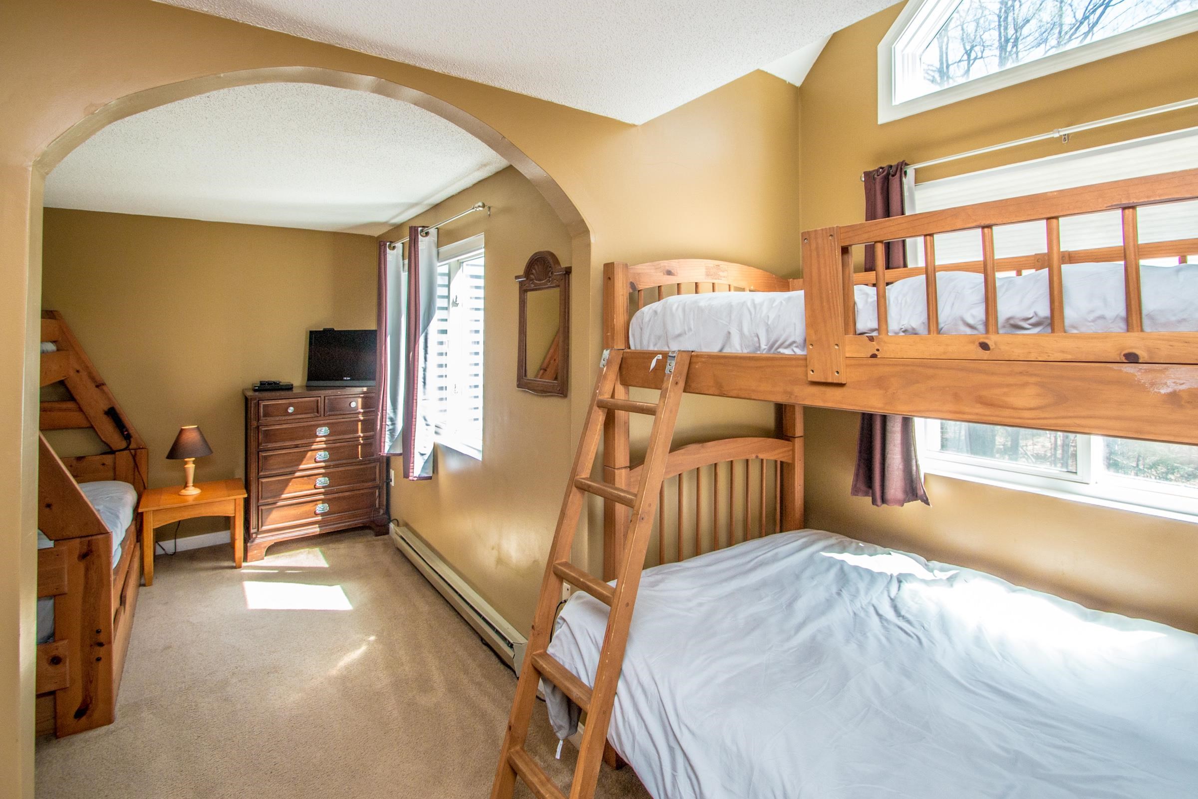 25 Hawke Road, Unit 12A Conway, NH 03860 - Photo 29 of 40