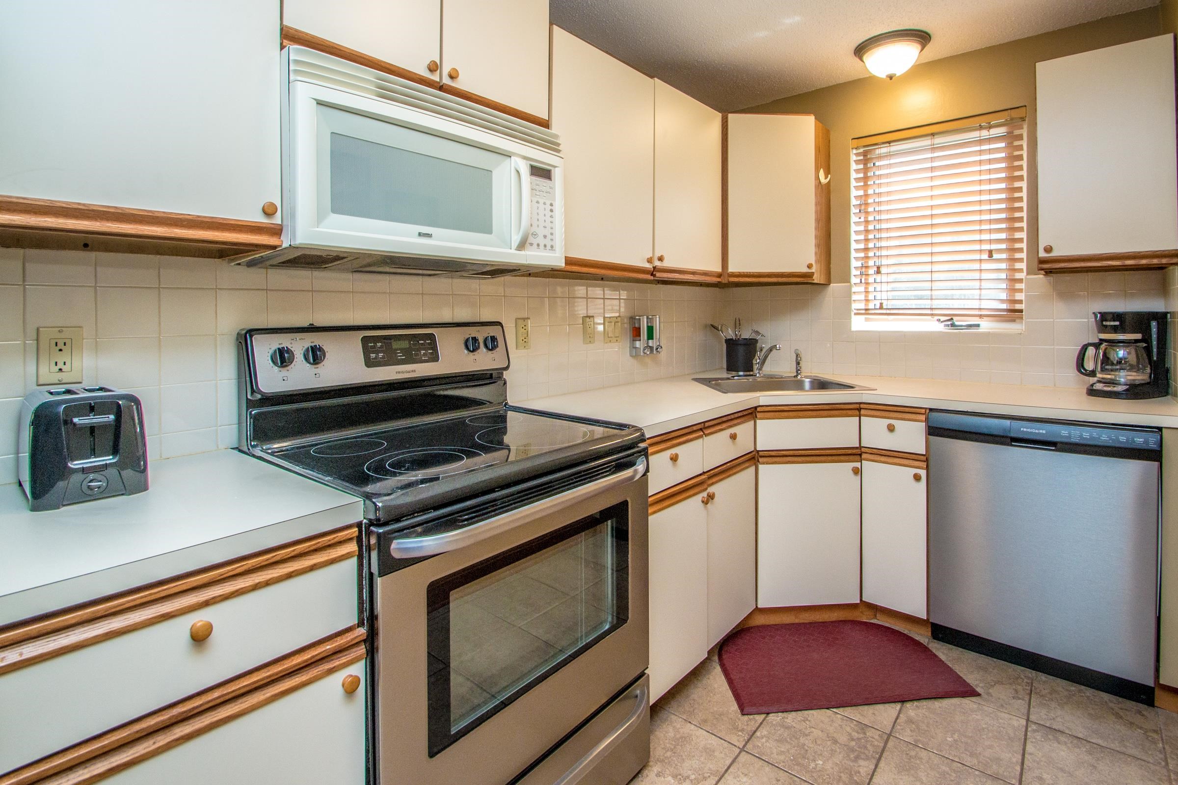 25 Hawke Road, Unit 12A Conway, NH 03860 - Photo 3 of 40