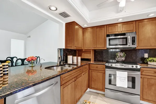 $335,000 | 1990 Southwest 16th Place, Deerfield Beach, FL 33442