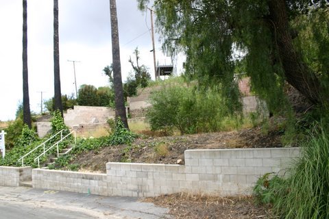 438 Conejo Road Santa Barbara, CA 93103 - Photo 4 of 13 a view of a back yard