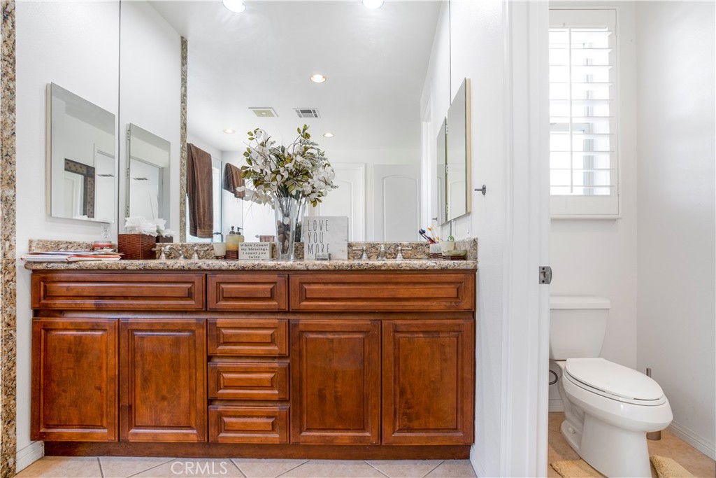 46211 Cypress Estates Court Palm Desert, CA 92260 - Photo 26 of 35 Primary Bathroom