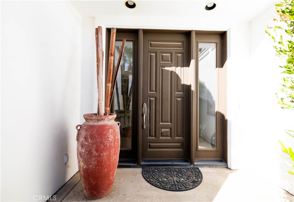 46211 Cypress Estates Court Palm Desert, CA 92260 - Photo 3 of 35