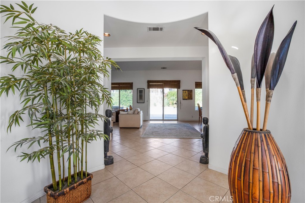 46211 Cypress Estates Court Palm Desert, CA 92260 - Photo 4 of 35