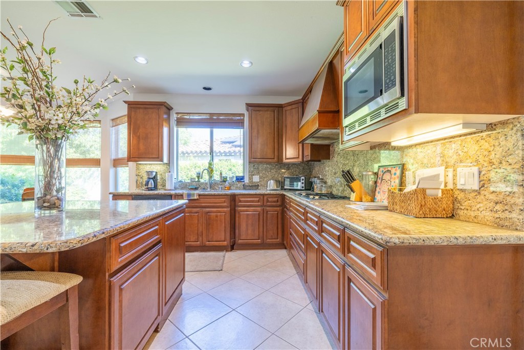 46211 Cypress Estates Court Palm Desert, CA 92260 - Photo 7 of 35