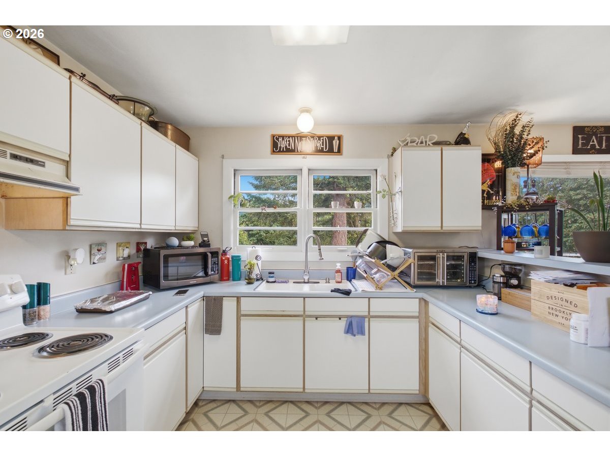 21095 Savage Road Sheridan, OR 97378 - Photo 11 of 43