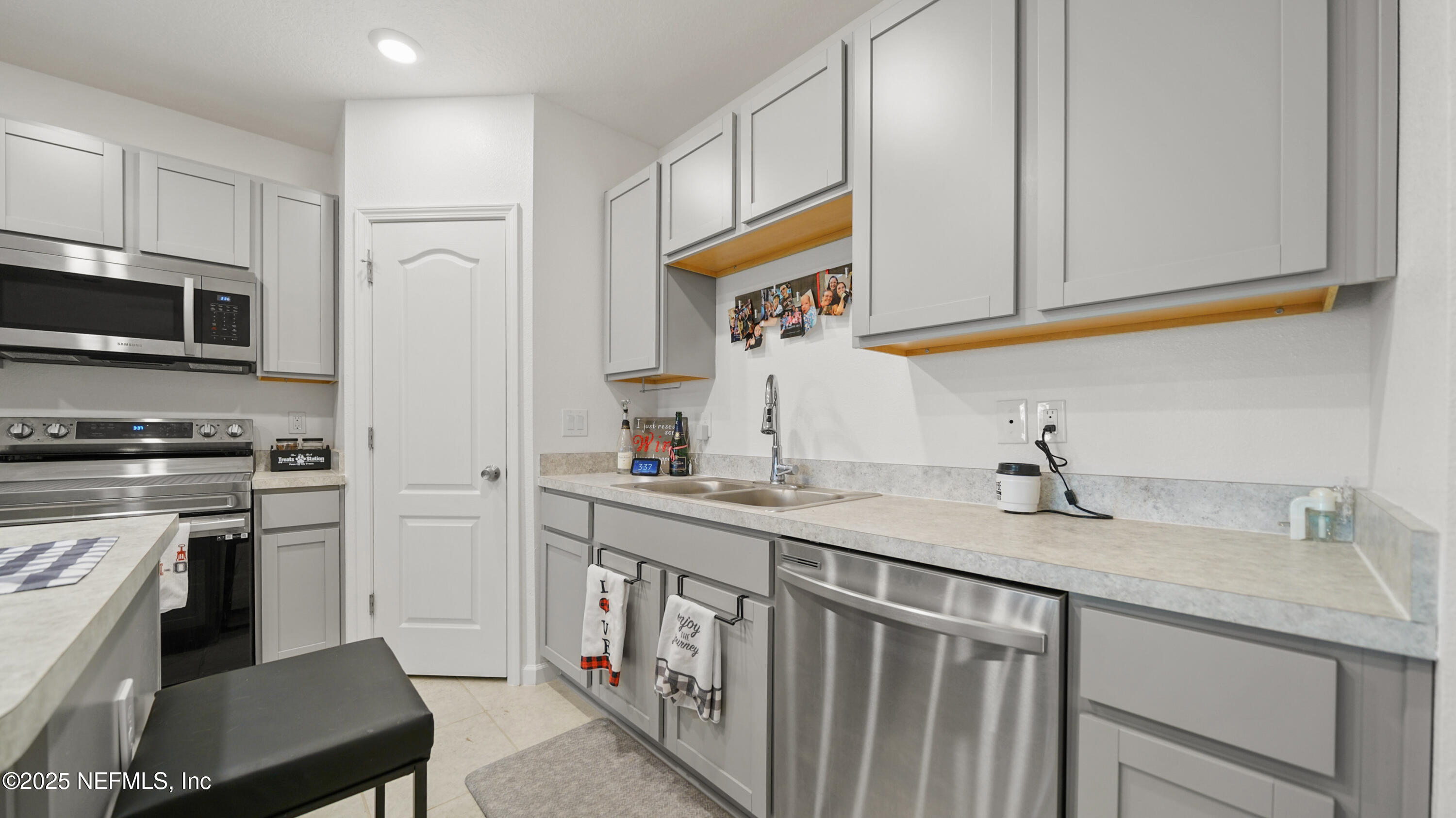 771 Talking Tree Drive Jacksonville, FL 32205 - Photo 5 of 28 771 Talking Tree Dr-4