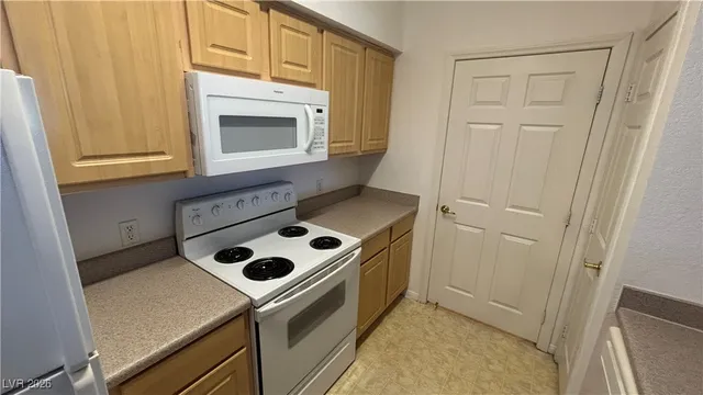 $1,220 | 6955 North Durango Drive, Unit 1054, Las Vegas, NV 89149