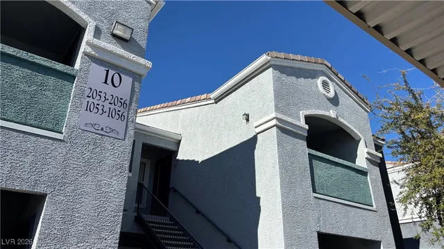 $1,220 | 6955 North Durango Drive, Unit 1054, Las Vegas, NV 89149