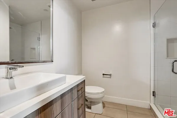 $1,169,000 | 733 1/2 North Gramercy Place, Los Angeles, CA 90038