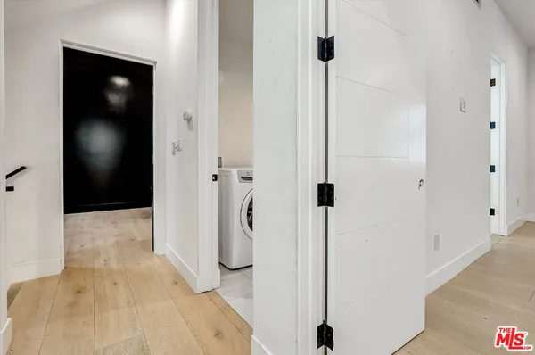 $1,169,000 | 733 1/2 North Gramercy Place, Los Angeles, CA 90038