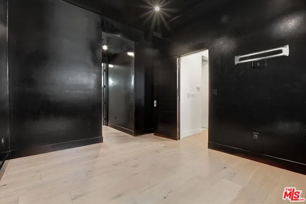 $1,169,000 | 733 1/2 North Gramercy Place, Los Angeles, CA 90038