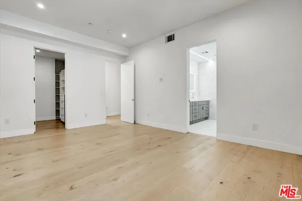 $1,169,000 | 733 1/2 North Gramercy Place, Los Angeles, CA 90038