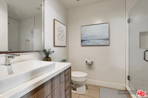 $1,169,000 | 733 1/2 North Gramercy Place, Los Angeles, CA 90038