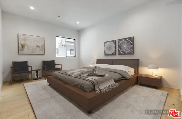 $1,169,000 | 733 1/2 North Gramercy Place, Los Angeles, CA 90038