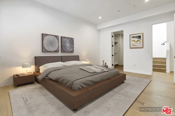 $1,169,000 | 733 1/2 North Gramercy Place, Los Angeles, CA 90038