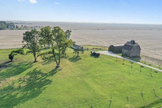 $670,000 | 8871 North 5000E Road, Manteno, IL 60950