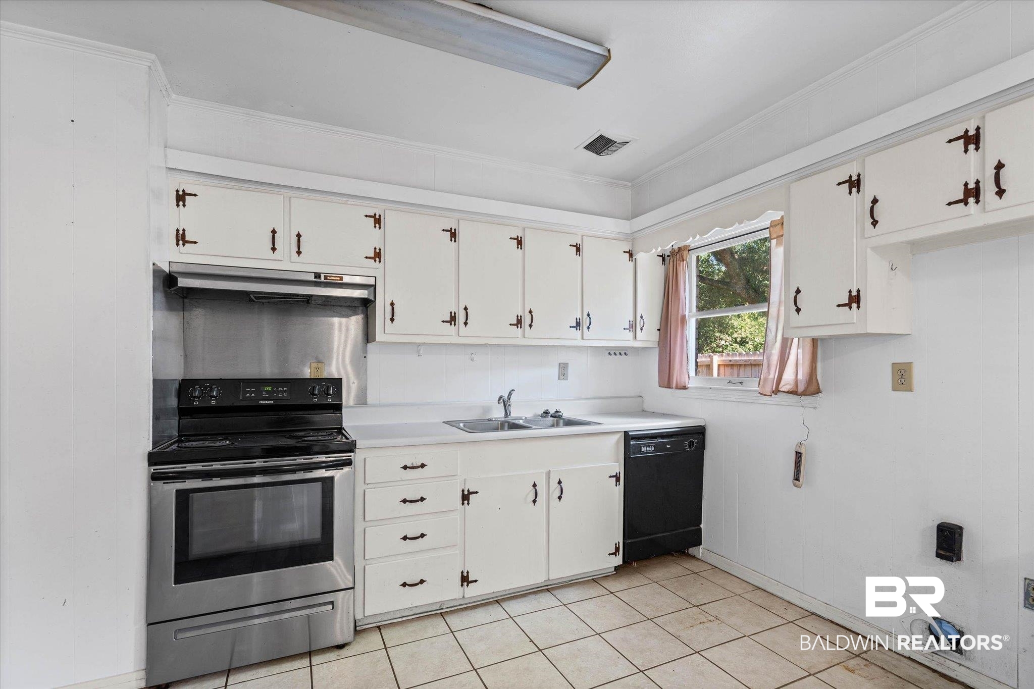 108 Mohawk Street Mobile, AL 36606 - Photo 9 of 23