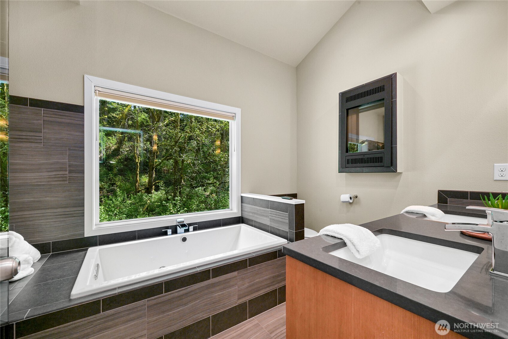 1815 Old Samish Road Bellingham, WA 98229 - Photo 31 of 40