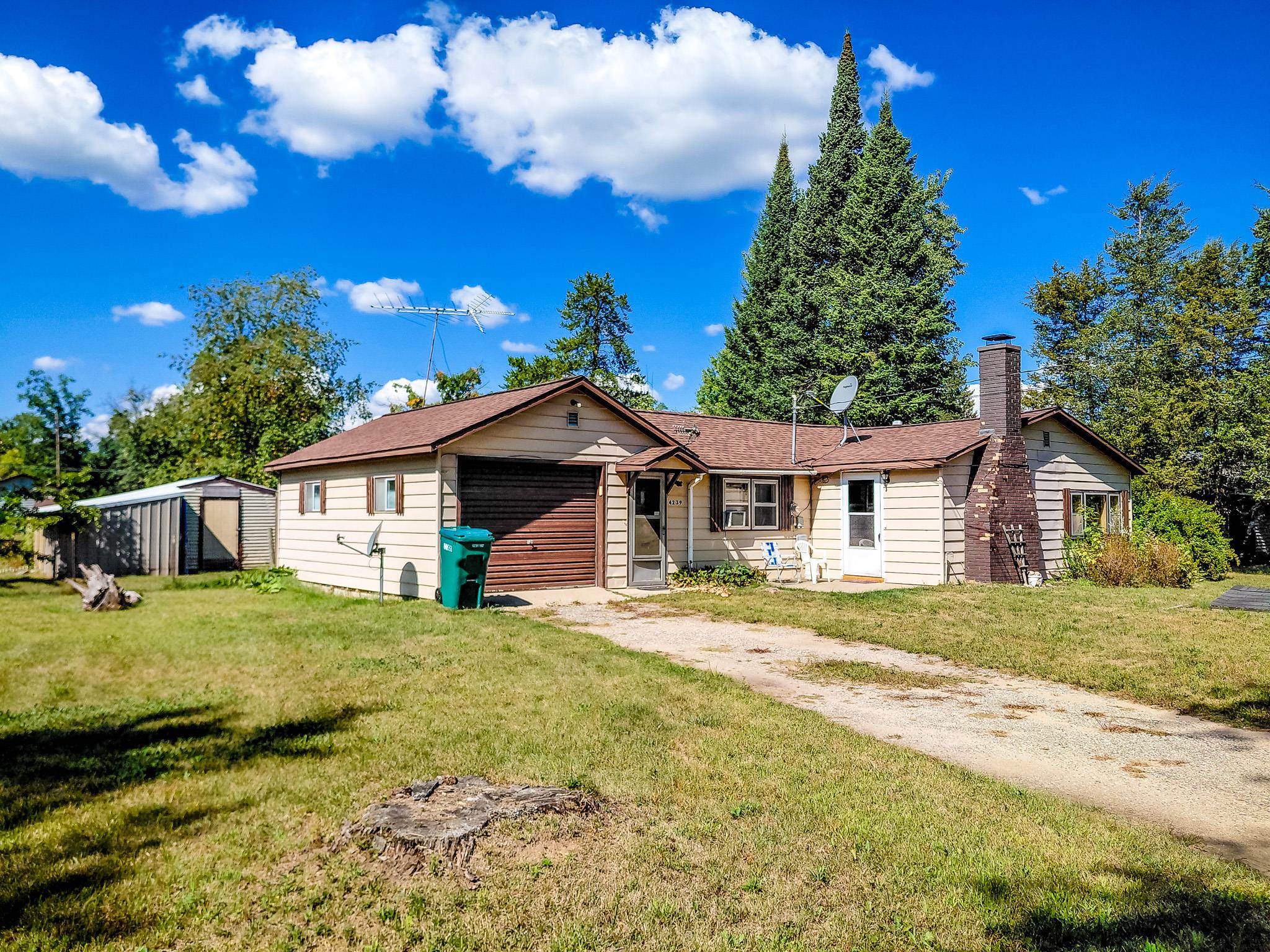 4239 Oak Flats Road Harrison, MI 48625 - Photo 6 of 37