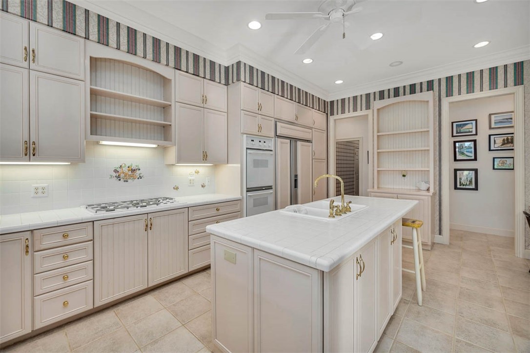 112 Cascades St. Simons Island, GA 31522 - Photo 17 of 66 Kitchen