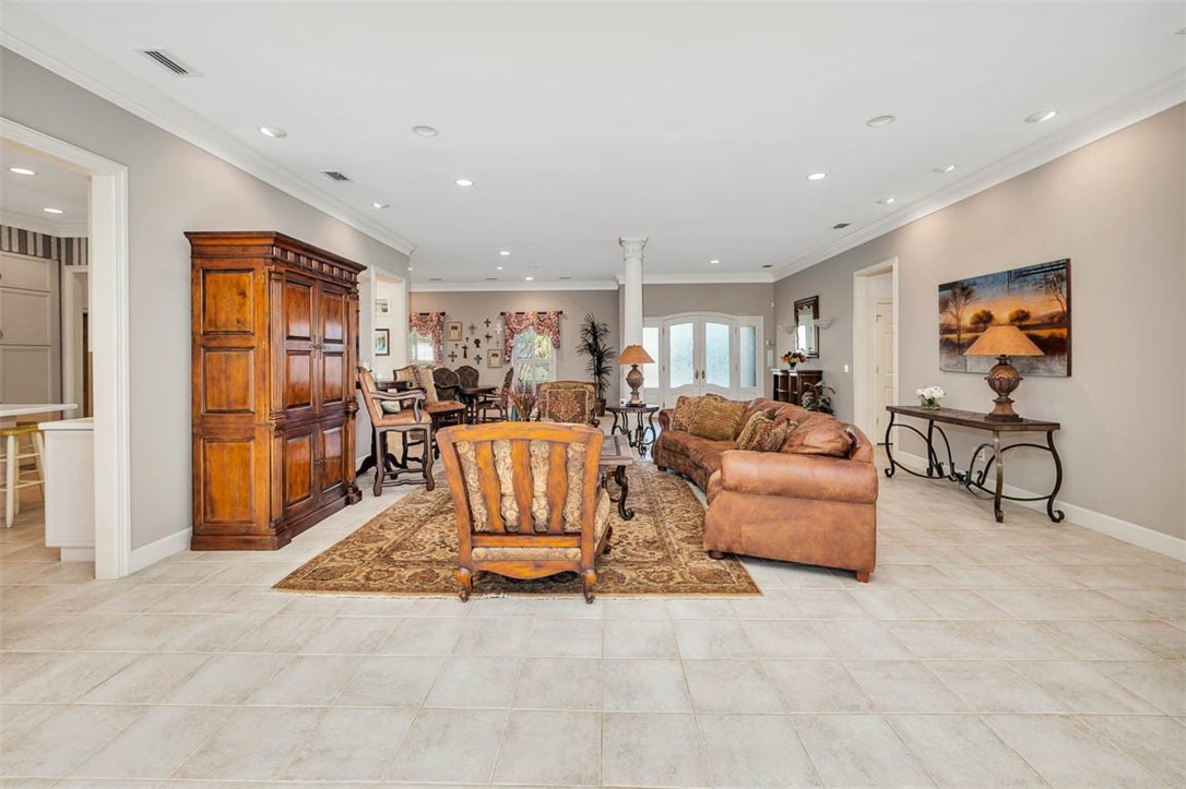 112 Cascades St. Simons Island, GA 31522 - Photo 26 of 66 Living area