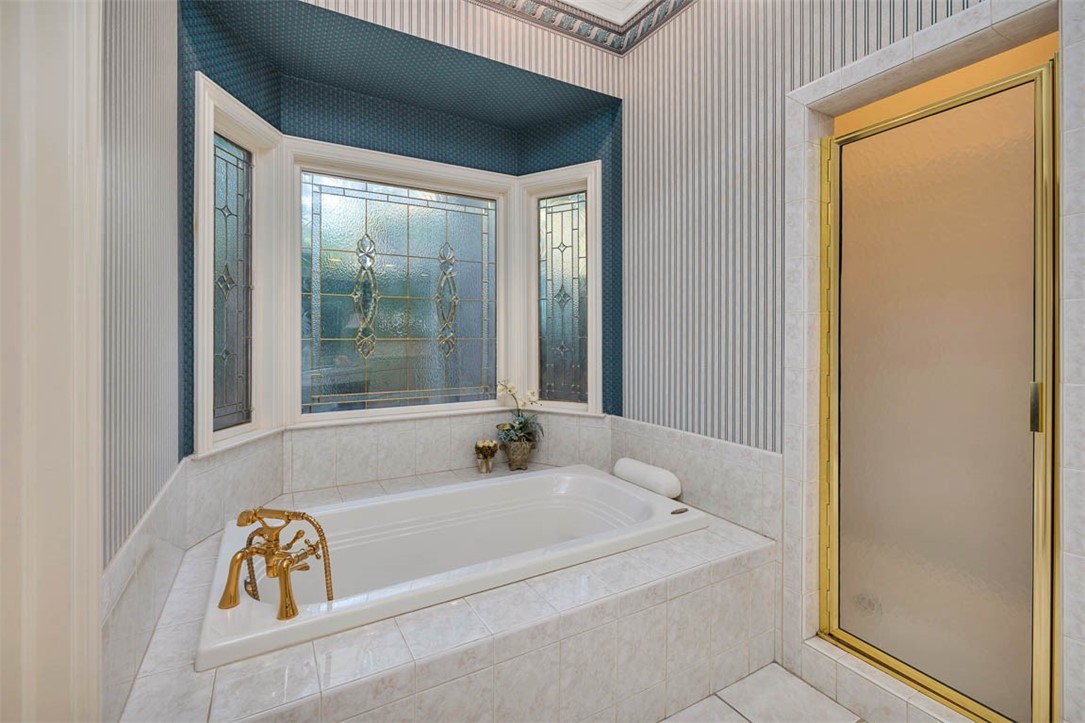 112 Cascades St. Simons Island, GA 31522 - Photo 33 of 66 Primary bathroom