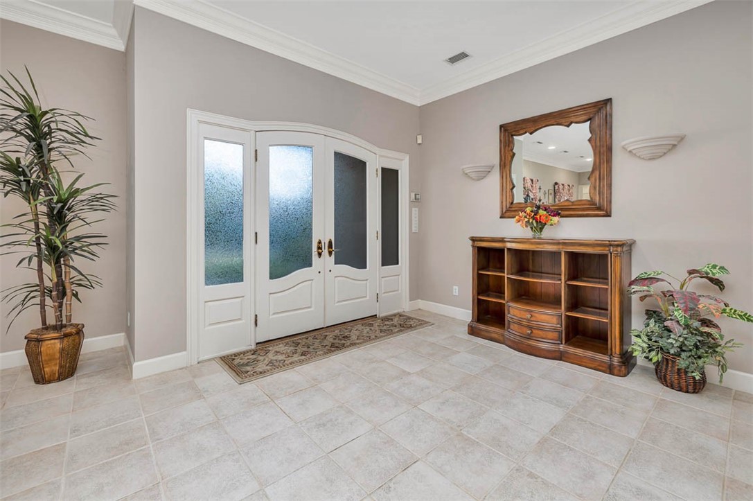 112 Cascades St. Simons Island, GA 31522 - Photo 4 of 66 Foyer