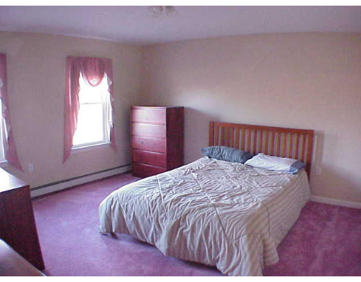 107 Hunter Road Uxbridge, MA 01569 - Photo 9 of 18 Gallery Image 9